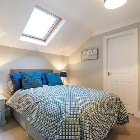 Modern Living 2 Bedroom Apartment South Wilmslow Exterior photo