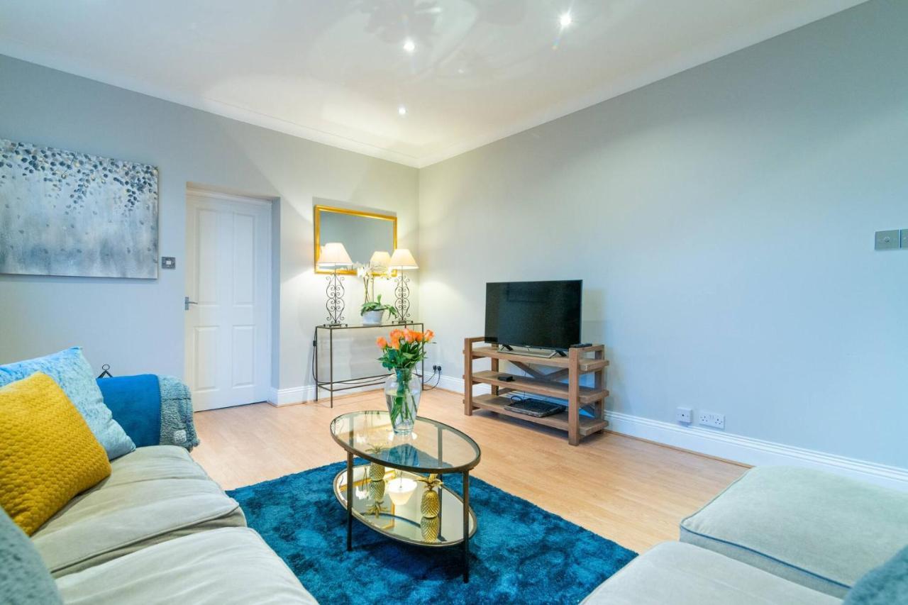 Modern Living 2 Bedroom South Apartment Wilmslow