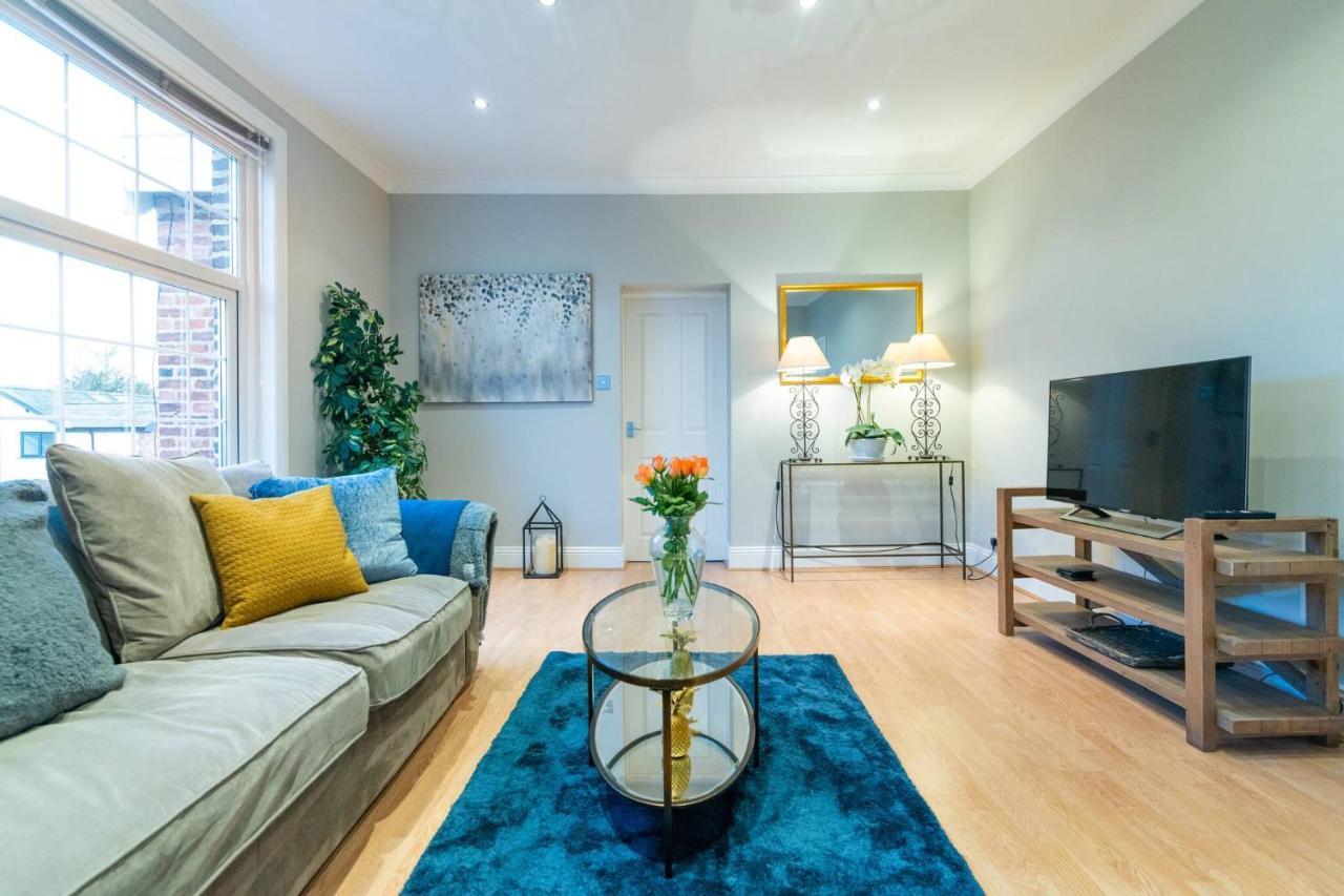 Modern Living 2 Bedroom South Wilmslow