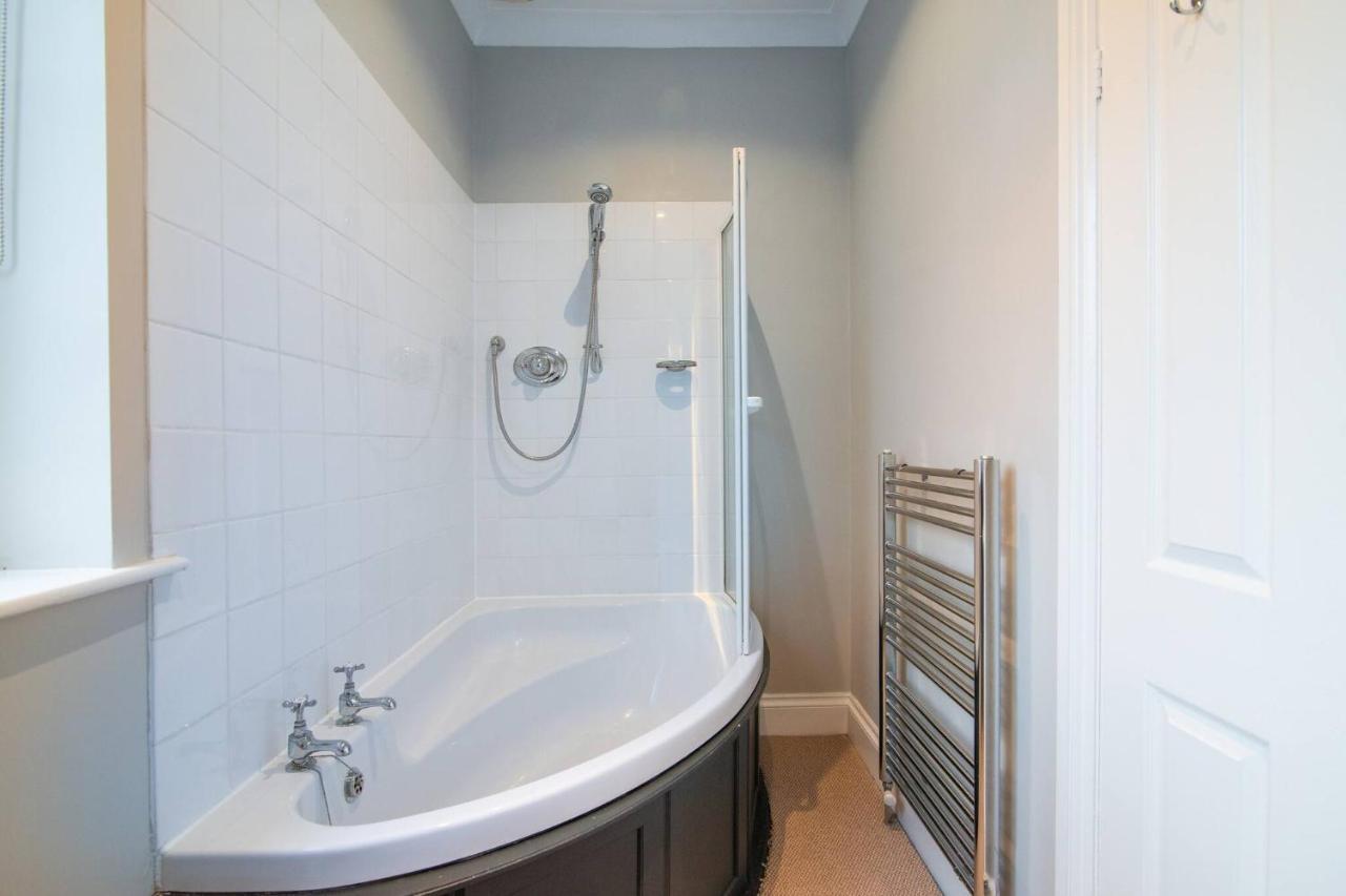 Modern Living 2 Bedroom South Apartment Wilmslow